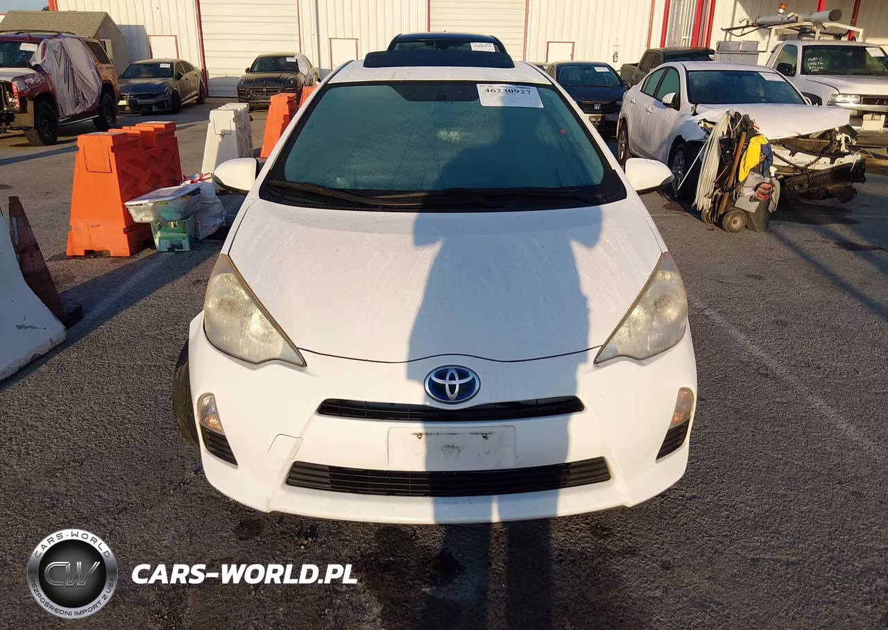 2012 Toyota Prius C Three VIN:JTDKDTB3XC1021166 - 12