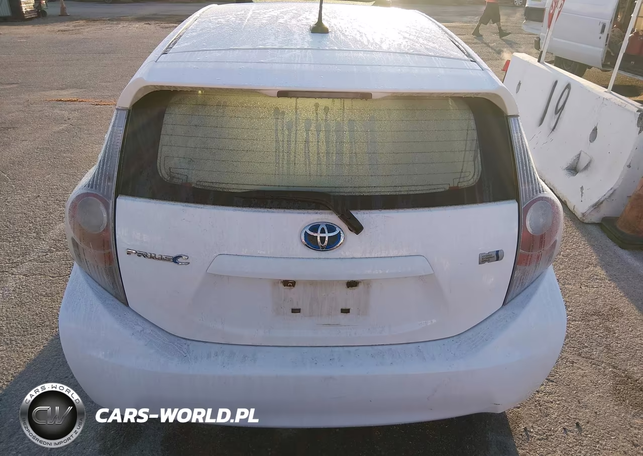 2012 Toyota Prius C Three VIN:JTDKDTB3XC1021166 - 16