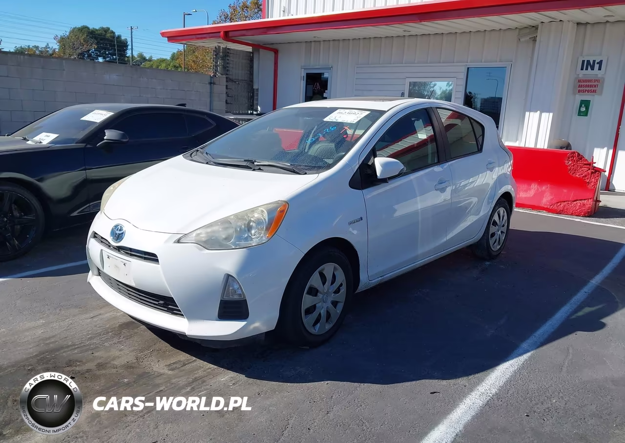 2012 Toyota Prius C Three VIN:JTDKDTB3XC1021166 - 2