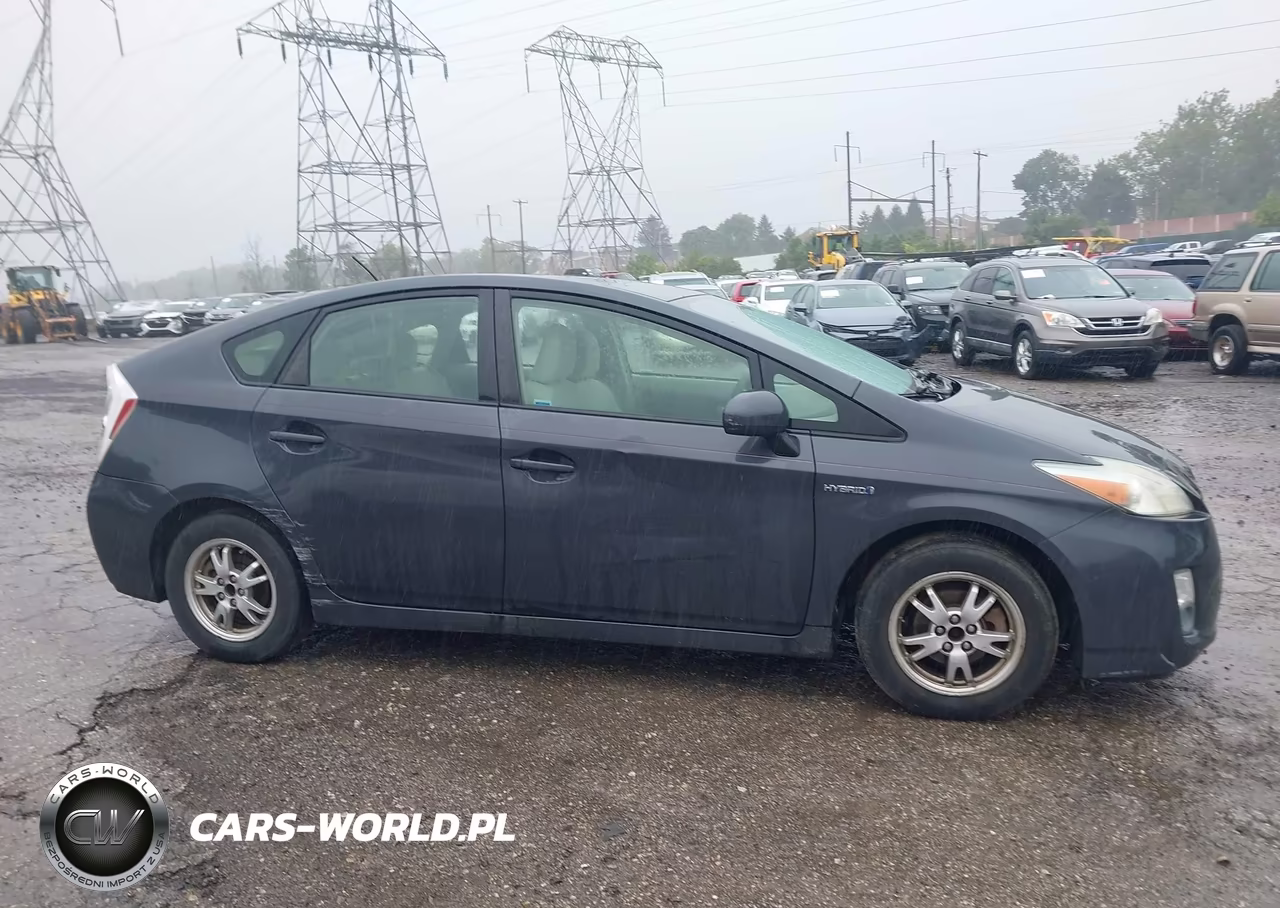 2011 Toyota Prius Two VIN:JTDKN3DU3B5325997 - 14