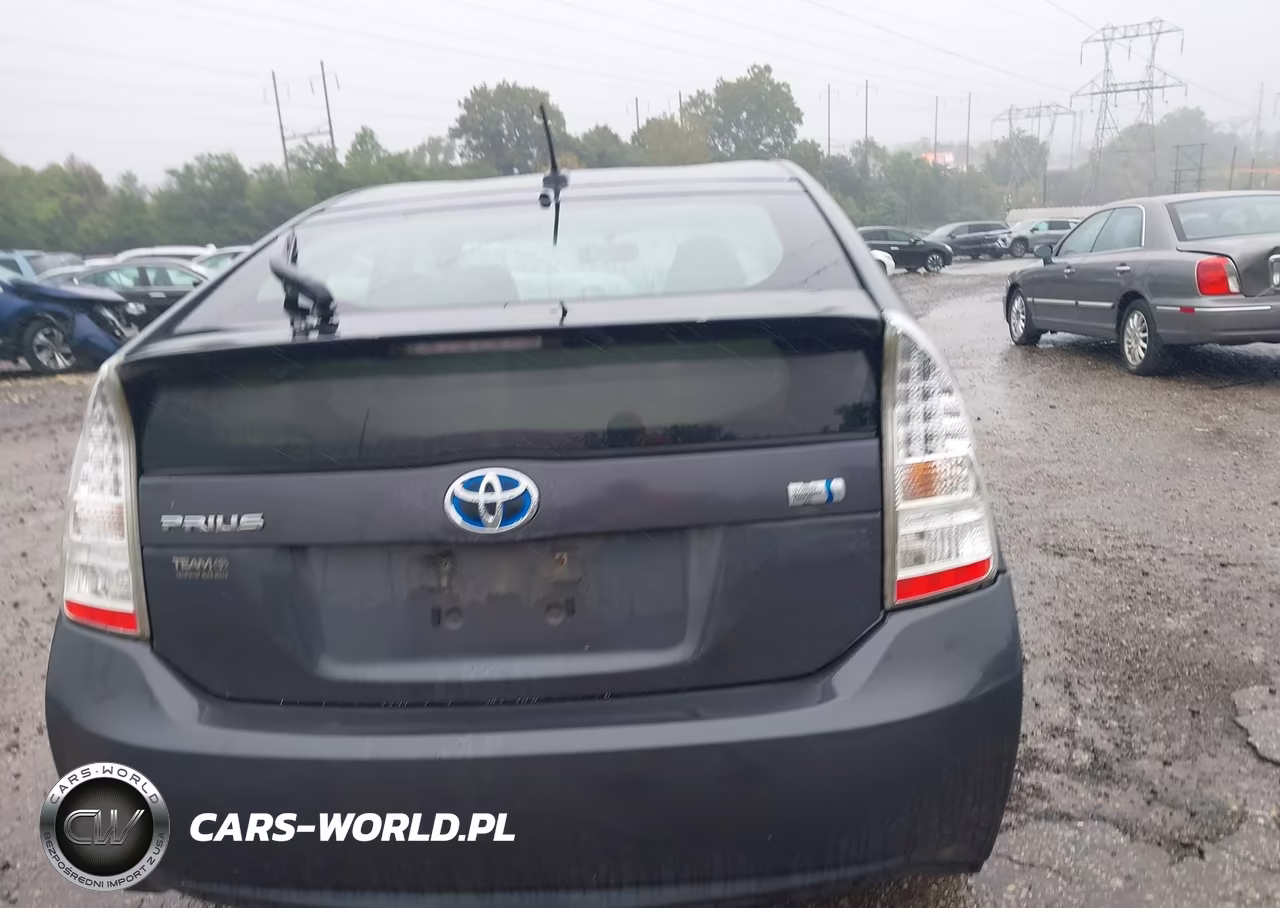 2011 Toyota Prius Two VIN:JTDKN3DU3B5325997 - 17