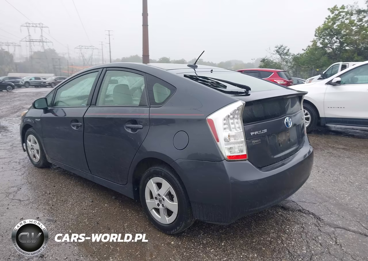 2011 Toyota Prius Two VIN:JTDKN3DU3B5325997 - 3