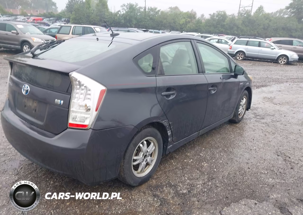 2011 Toyota Prius Two VIN:JTDKN3DU3B5325997 - 4