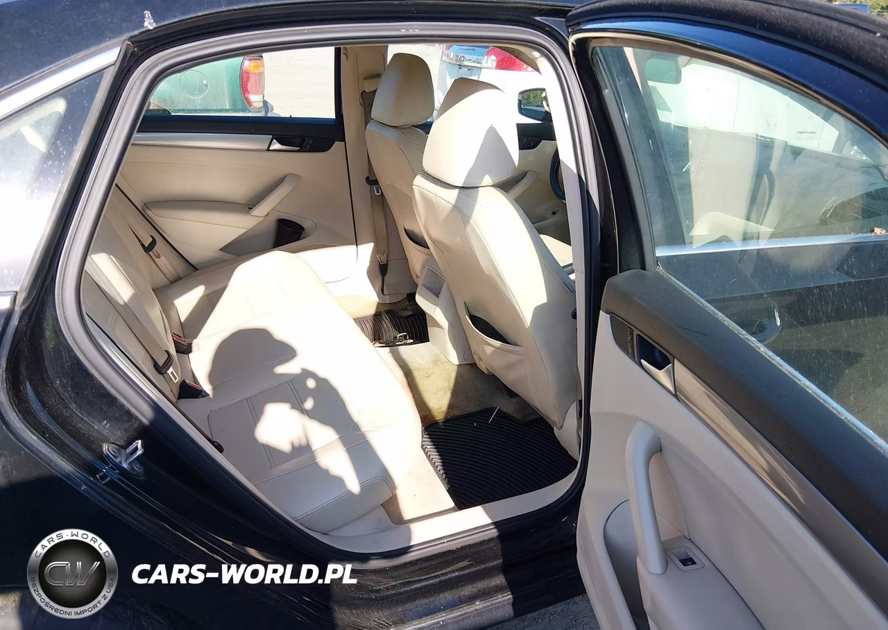 2015 Volkswagen Passat 1.8T Limited Edition VIN:1VWAT7A3XFC122690 - 8
