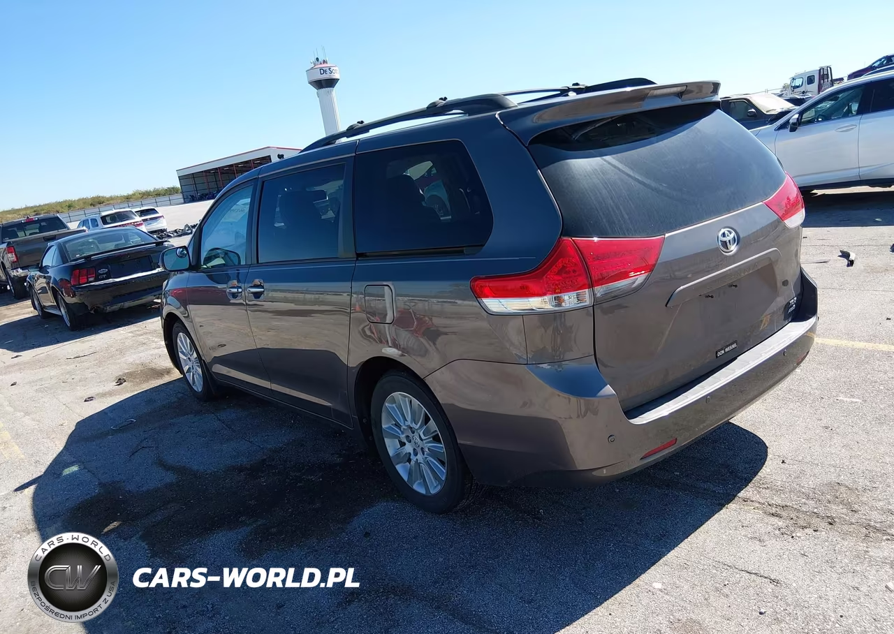 2013 Toyota Sienna Xle 7 Passenger VIN:5TDDK3DC1DS053553 - 3