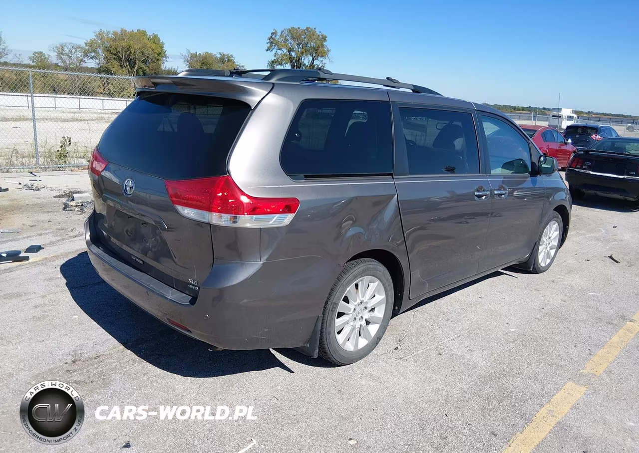 2013 Toyota Sienna Xle 7 Passenger VIN:5TDDK3DC1DS053553 - 4