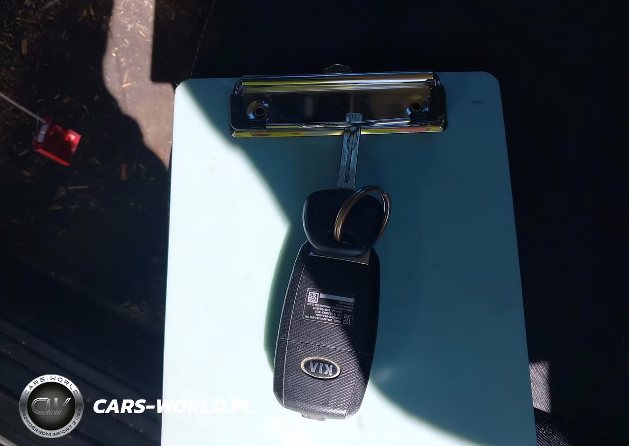 2016 Kia Soul + VIN:KNDJP3A56G7269231 - 11