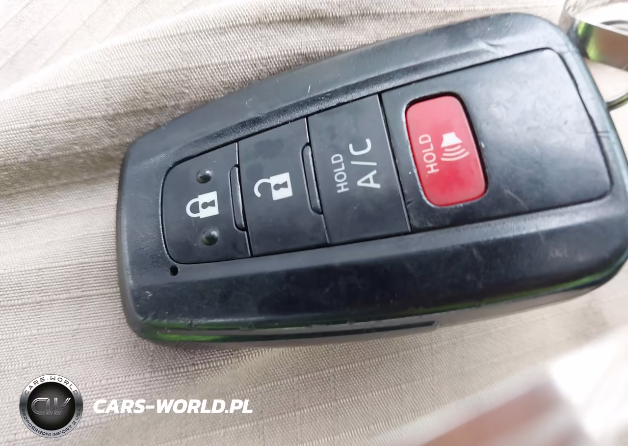 2021 Toyota Prius Prime Le VIN:JTDKAMFP6M3196290 - 11