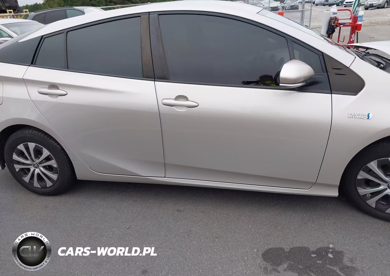 2021 Toyota Prius Prime Le VIN:JTDKAMFP6M3196290 - 14