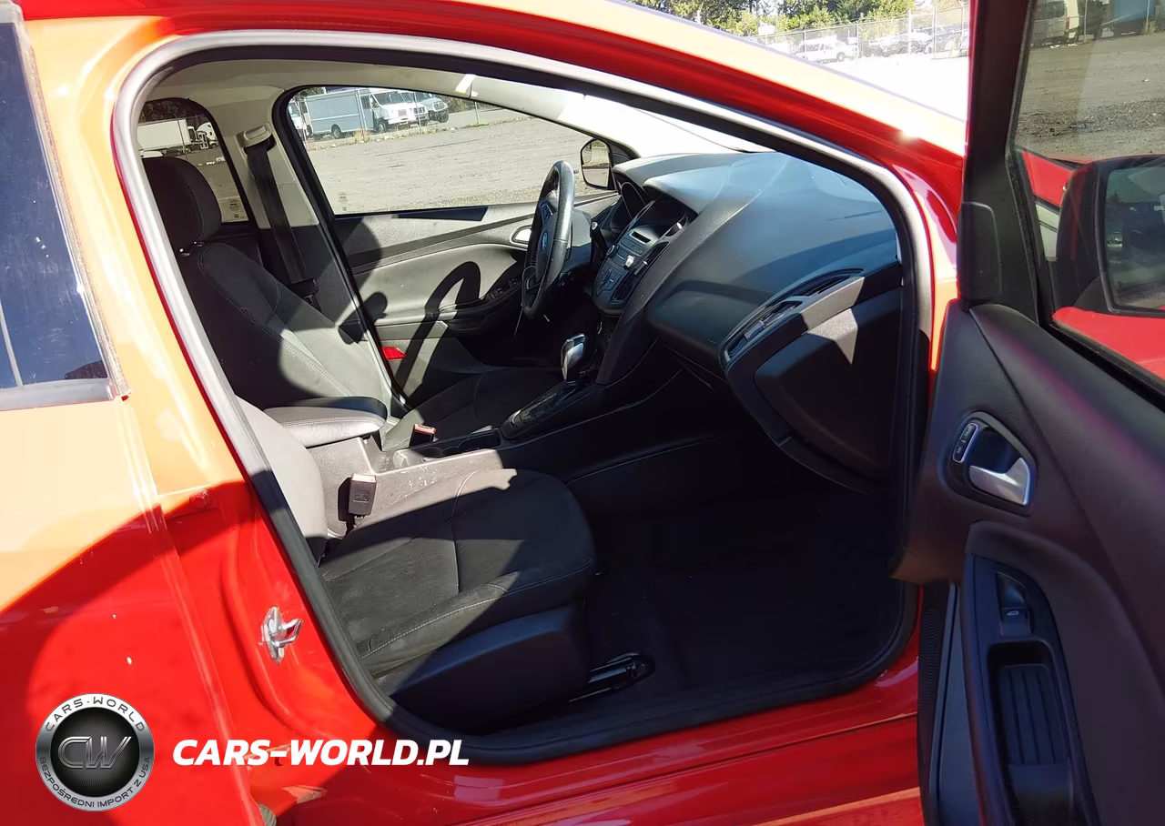 2016 Ford Focus Se VIN:1FADP3K2XGL238868 - 5