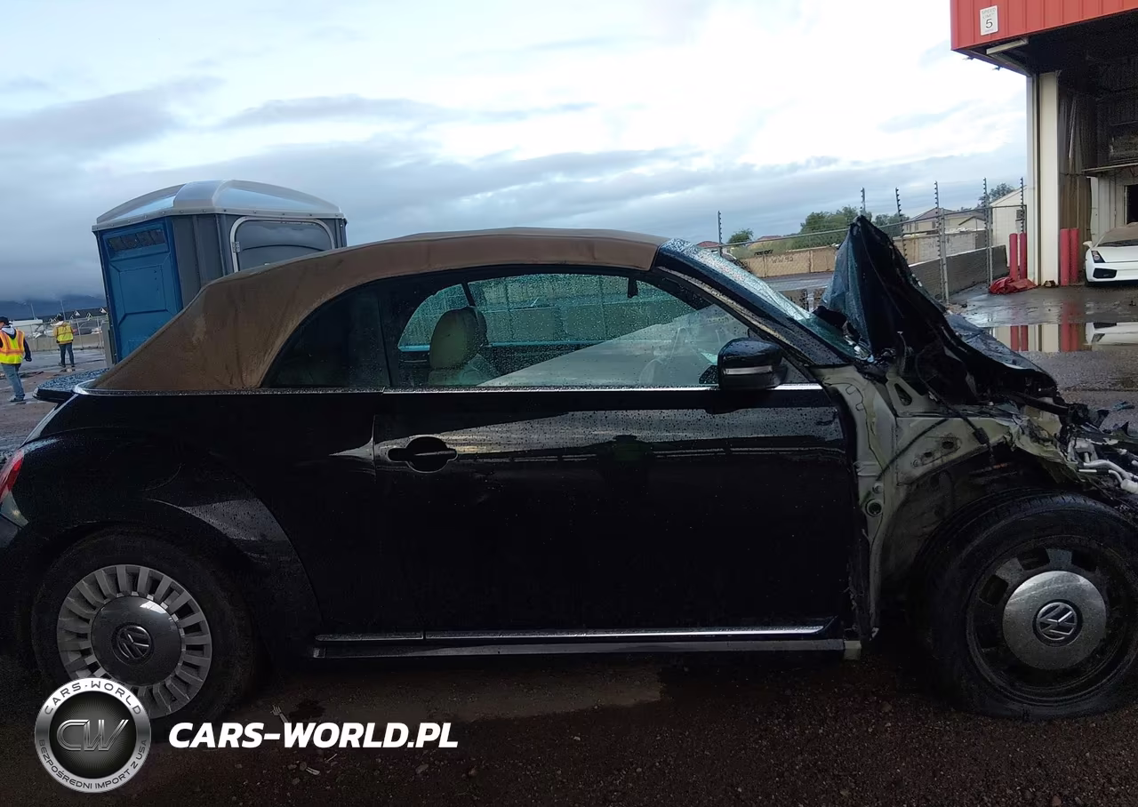 2016 Volkswagen Beetle 1.8T S VIN:3VW517AT5GM805016 - 13