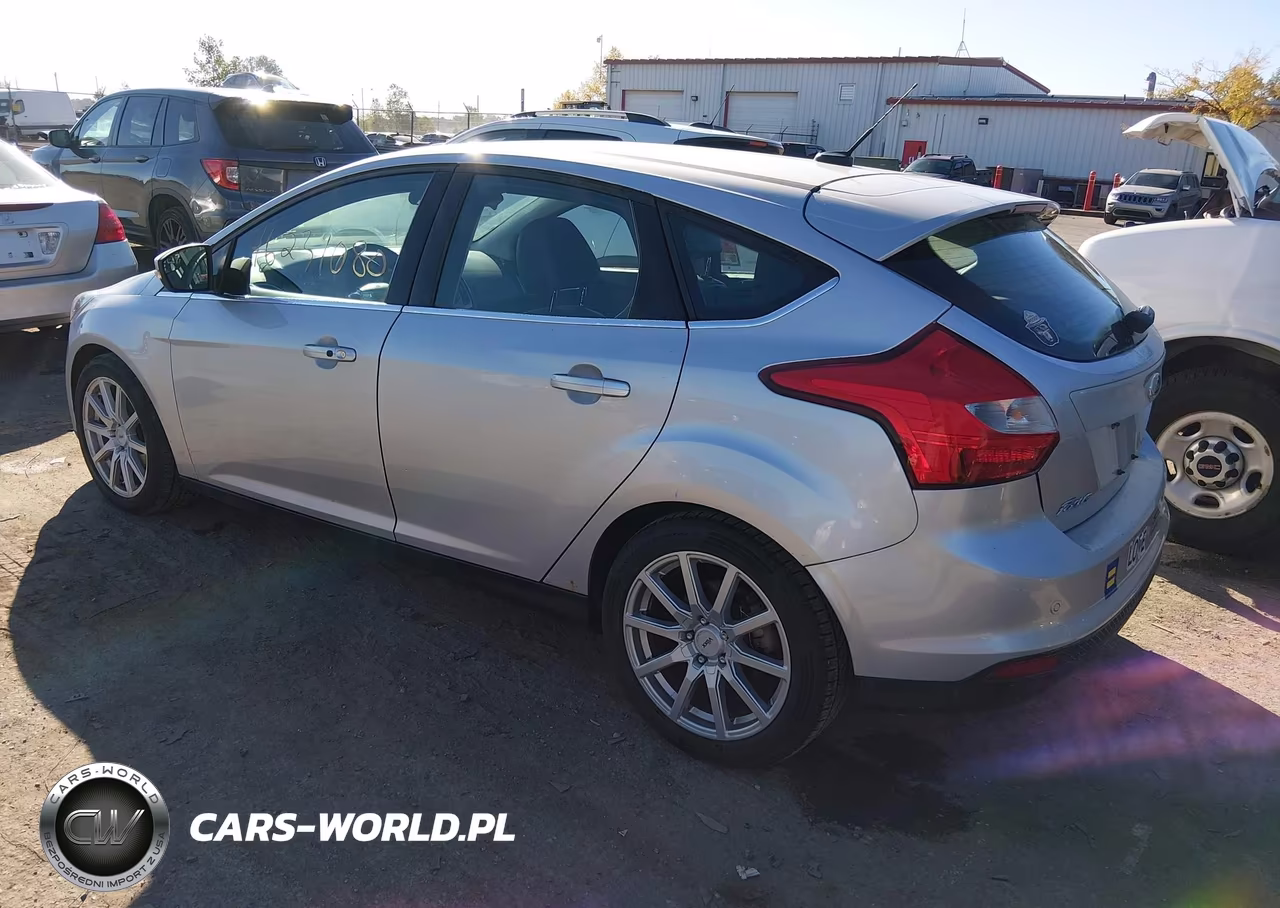 2013 Ford Focus Titanium VIN:1FADP3N26DL114975 - 3