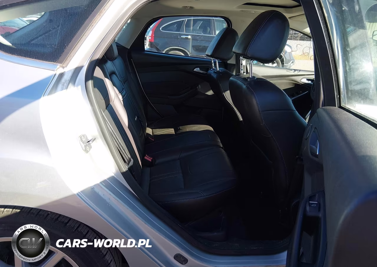 2013 Ford Focus Titanium VIN:1FADP3N26DL114975 - 8