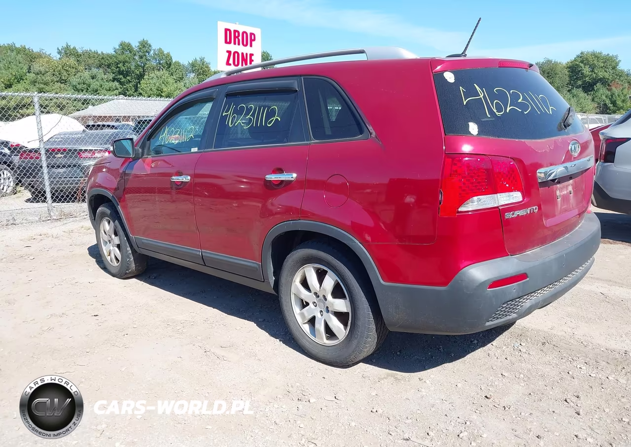2011 Kia Sorento Lx VIN:5XYKT3A19BG055147 - 3