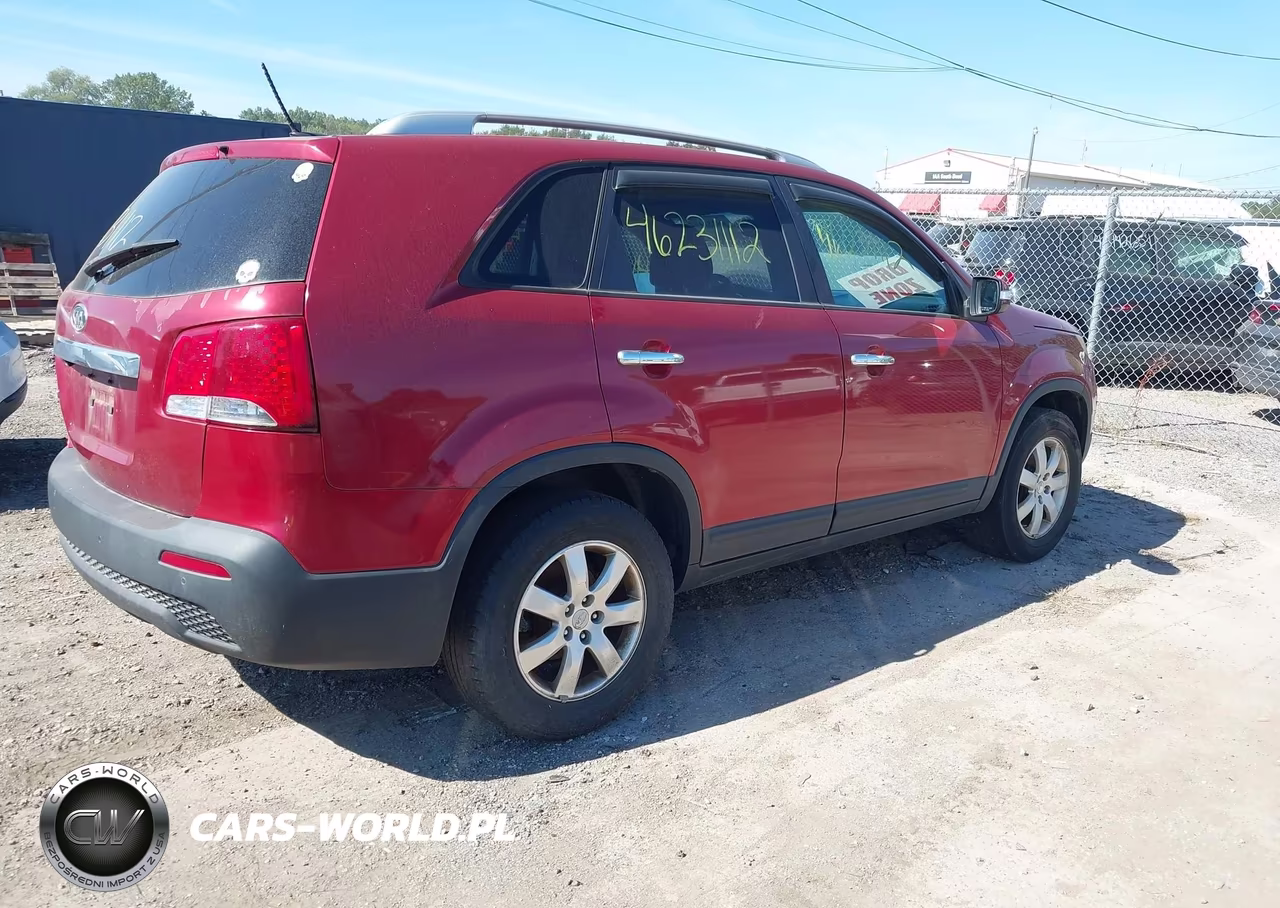 2011 Kia Sorento Lx VIN:5XYKT3A19BG055147 - 4