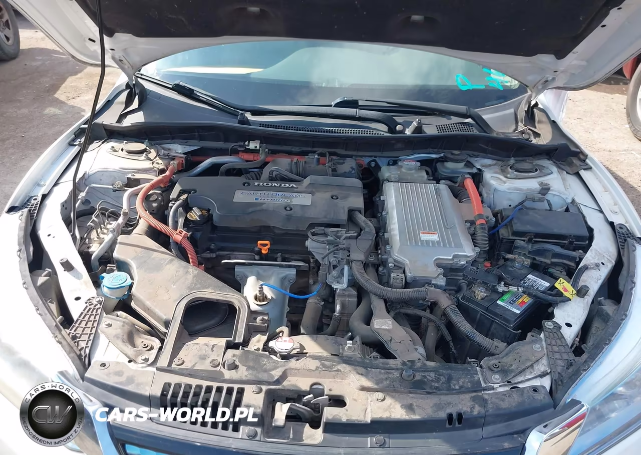 2015 Honda Accord Hybrid Touring VIN:1HGCR6F71FA009627 - 10