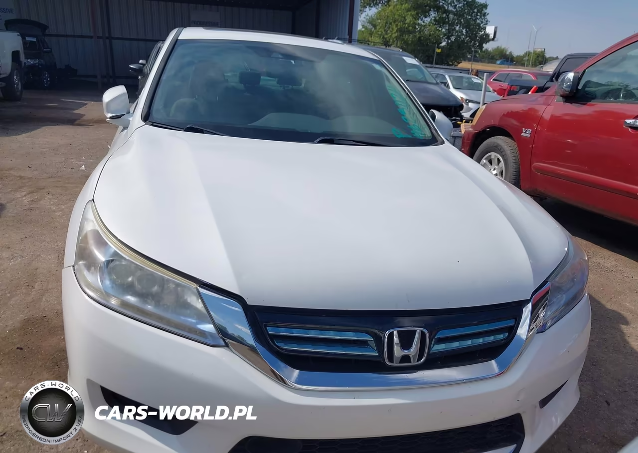2015 Honda Accord Hybrid Touring VIN:1HGCR6F71FA009627 - 13
