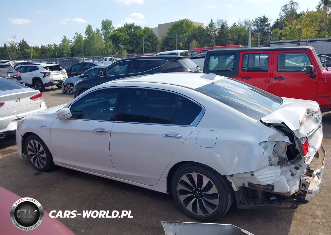 2015 Honda Accord Hybrid Touring VIN:1HGCR6F71FA009627 - 15