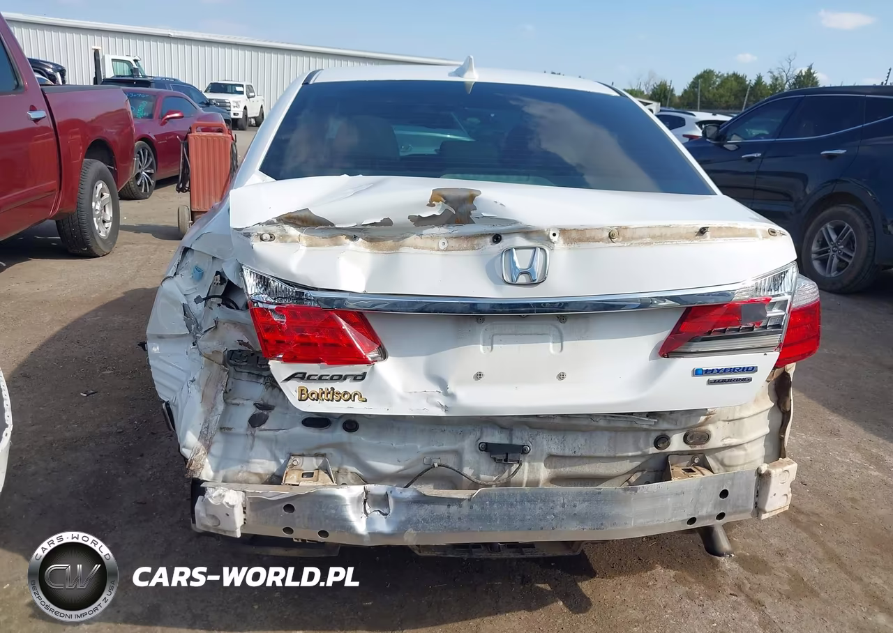 2015 Honda Accord Hybrid Touring VIN:1HGCR6F71FA009627 - 17
