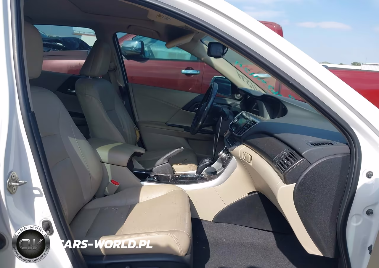 2015 Honda Accord Hybrid Touring VIN:1HGCR6F71FA009627 - 5