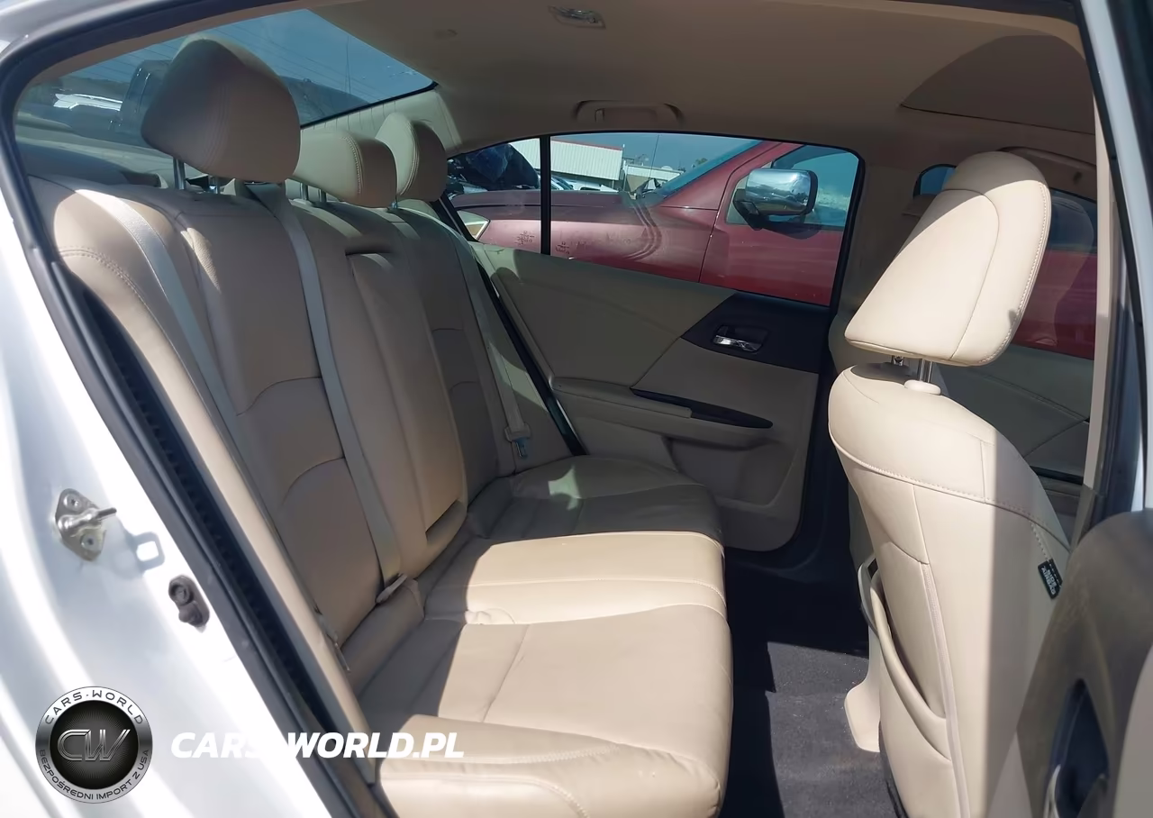 2015 Honda Accord Hybrid Touring VIN:1HGCR6F71FA009627 - 8