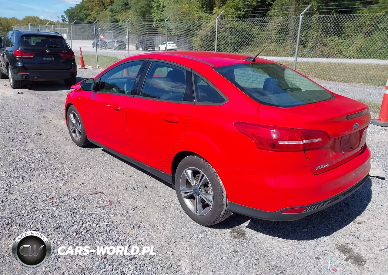 2017 Ford Focus Se VIN:1FADP3FE6HL202844 - 3