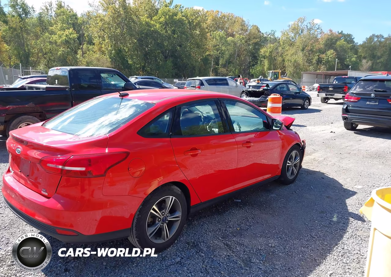 2017 Ford Focus Se VIN:1FADP3FE6HL202844 - 4