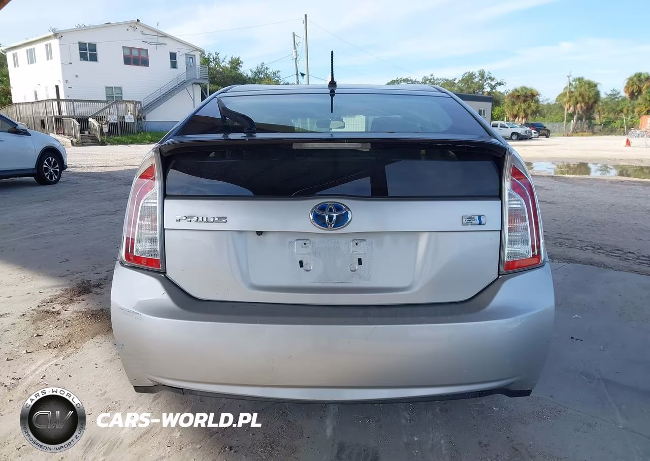 2013 Toyota Prius Two VIN:JTDKN3DU1D1642932 - 17