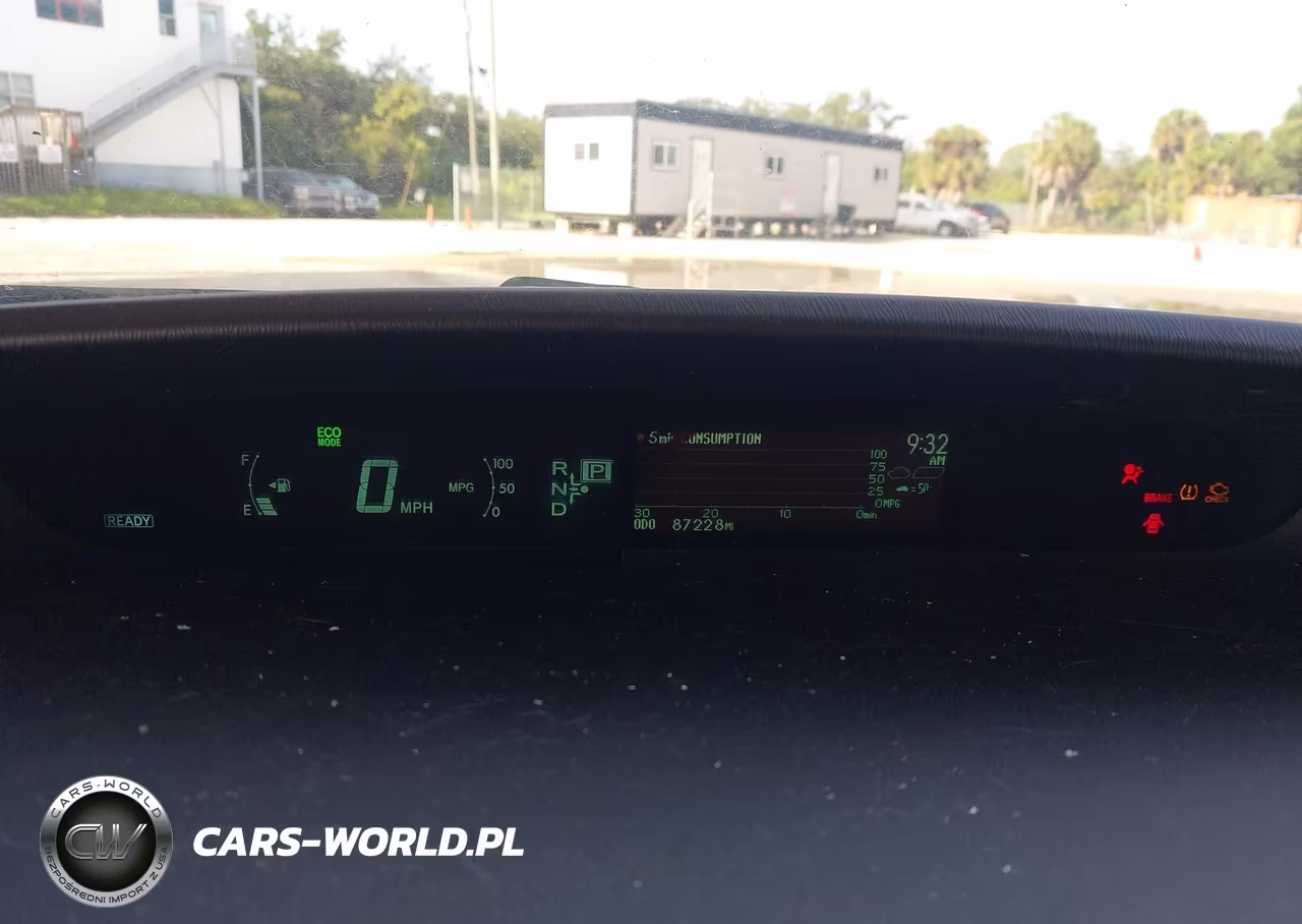 2013 Toyota Prius Two VIN:JTDKN3DU1D1642932 - 7
