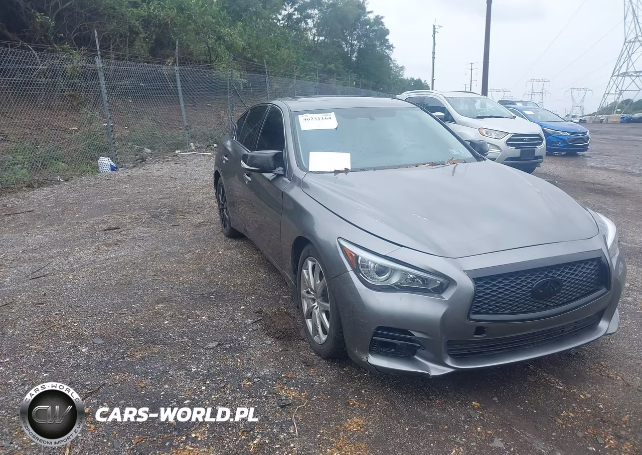 2015 Infiniti Q50 – zdjęcie 1 z 11