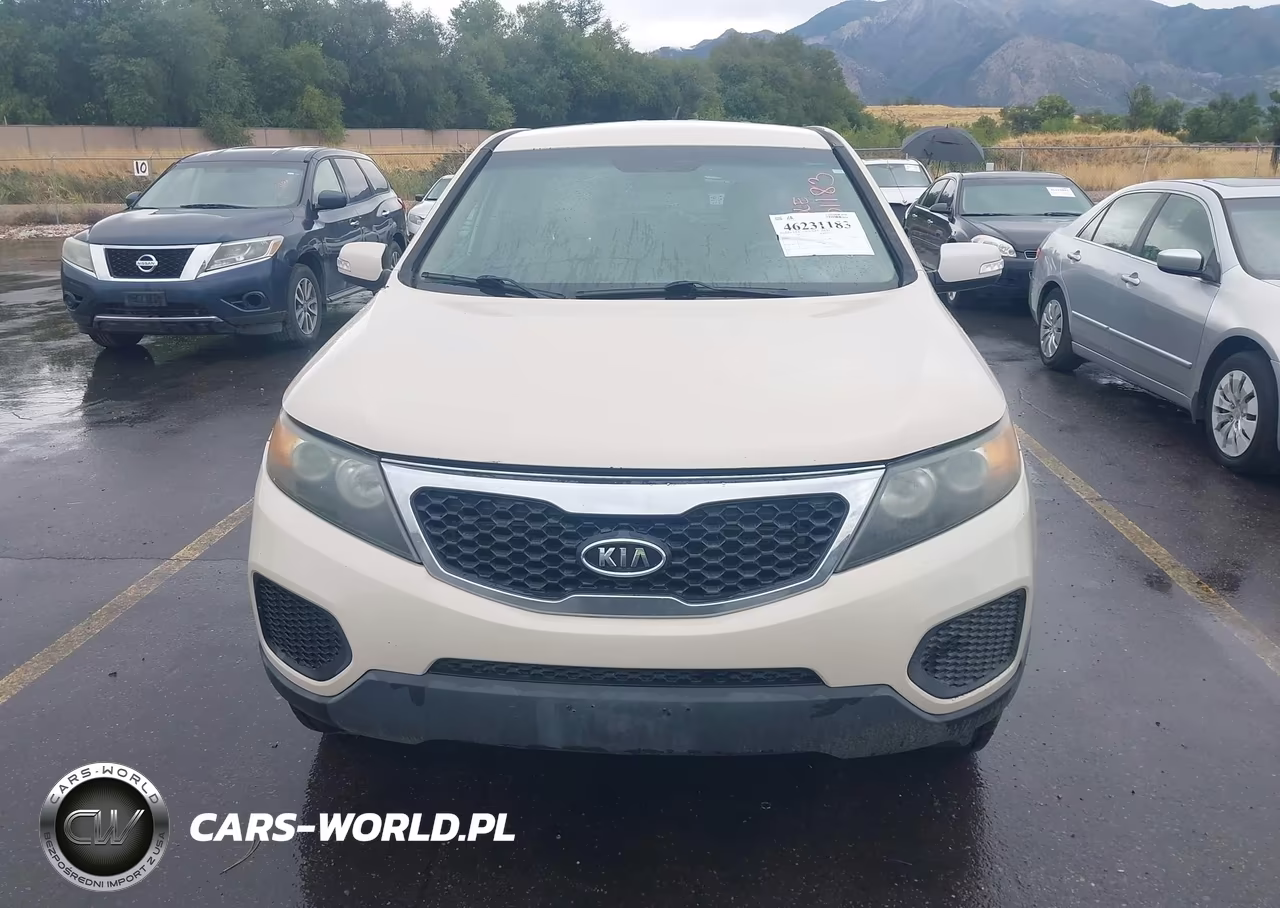 2011 Kia Sorento Lx VIN:5XYKTCA13BG022418 - 6