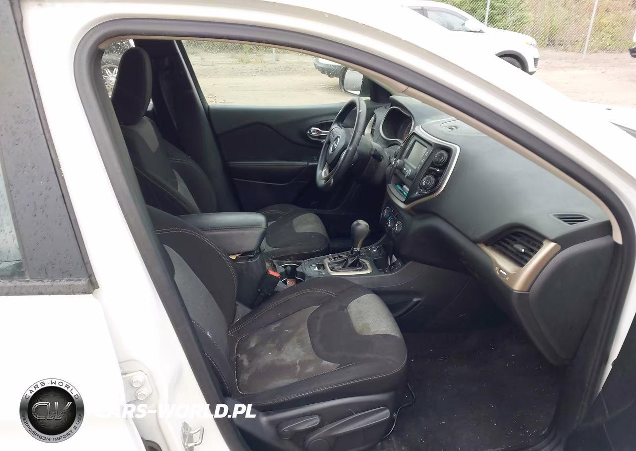 2016 Jeep Cherokee Sport VIN:1C4PJMAB1GW236165 - 5