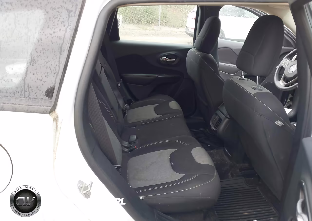 2016 Jeep Cherokee Sport VIN:1C4PJMAB1GW236165 - 8