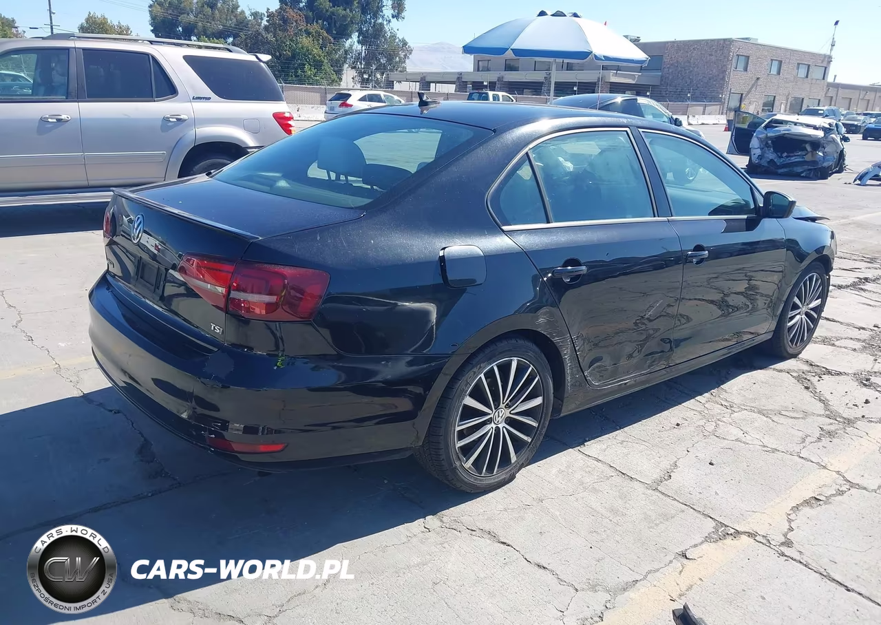 2016 Volkswagen Jetta 1.8T Sport VIN:3VWD17AJ1GM337697 - 4