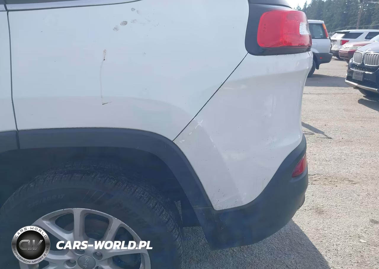 2014 Jeep Cherokee Latitude VIN:1C4PJLCB0EW158532 - 12