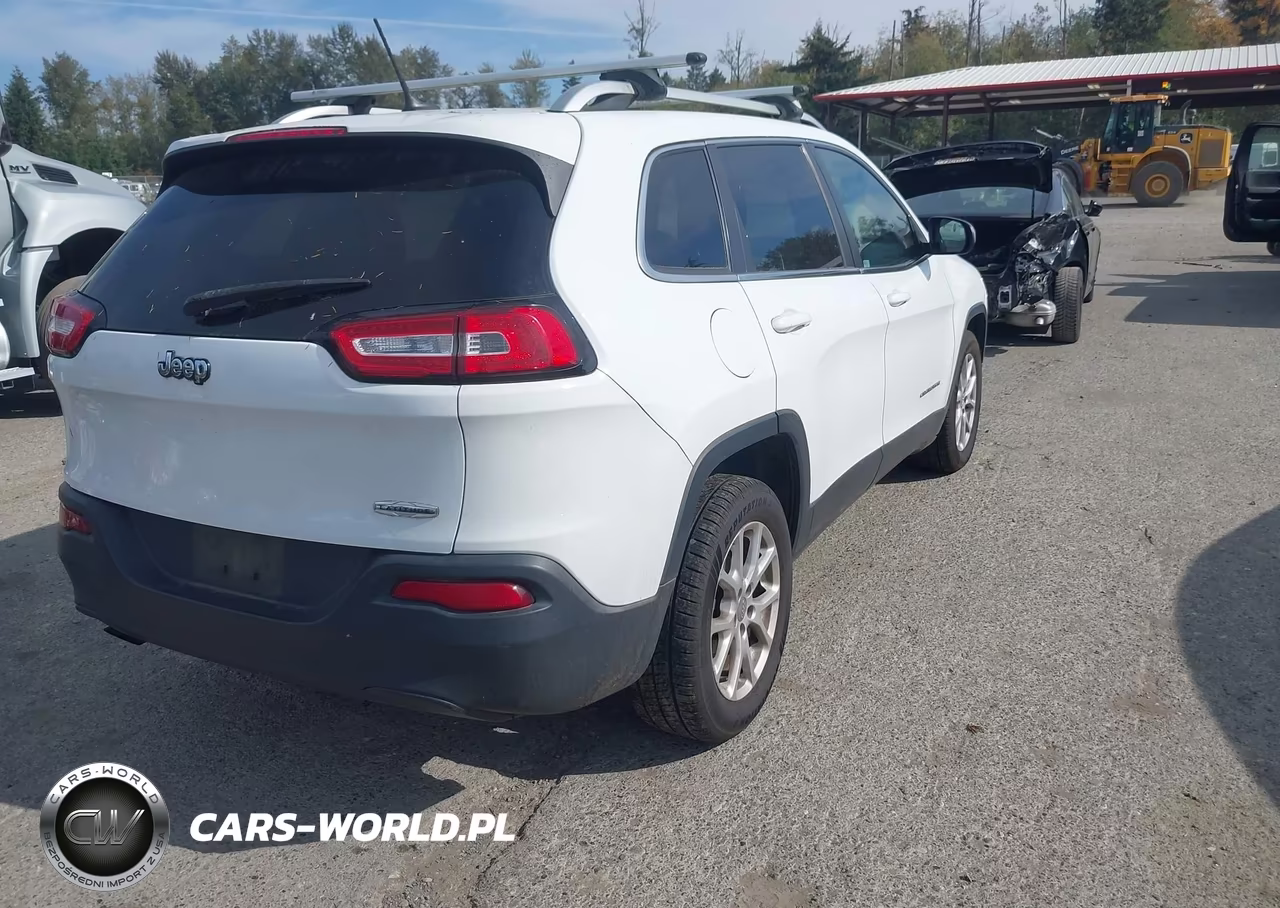 2014 Jeep Cherokee Latitude VIN:1C4PJLCB0EW158532 - 4