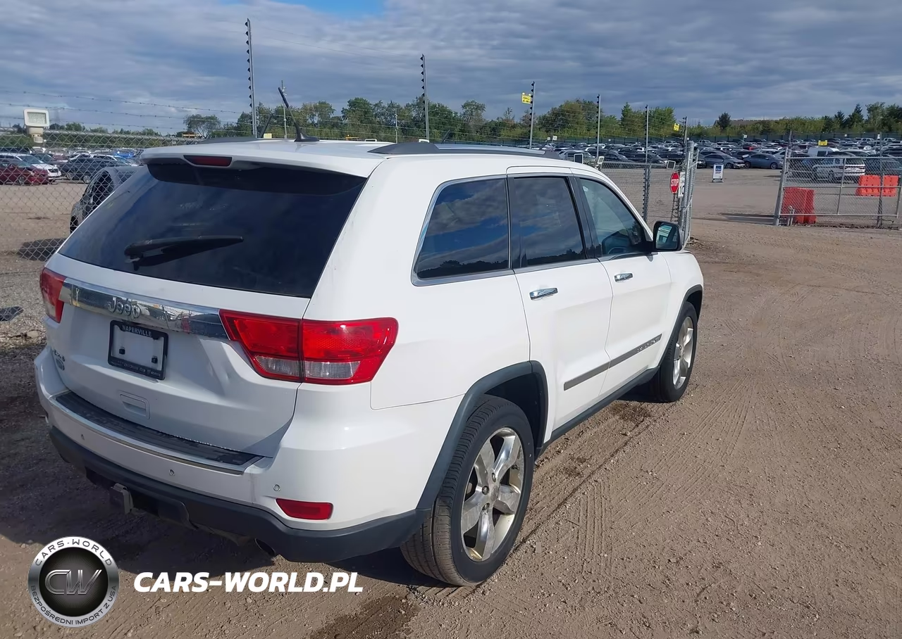 2013 Jeep Grand Cherokee Overland VIN:1C4RJFCG2DC627206 - 4