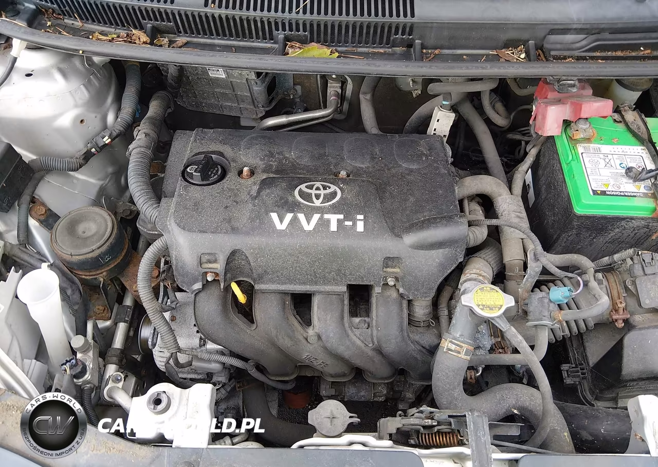 2010 Toyota Yaris VIN:JTDBT4K35A1395741 - 10