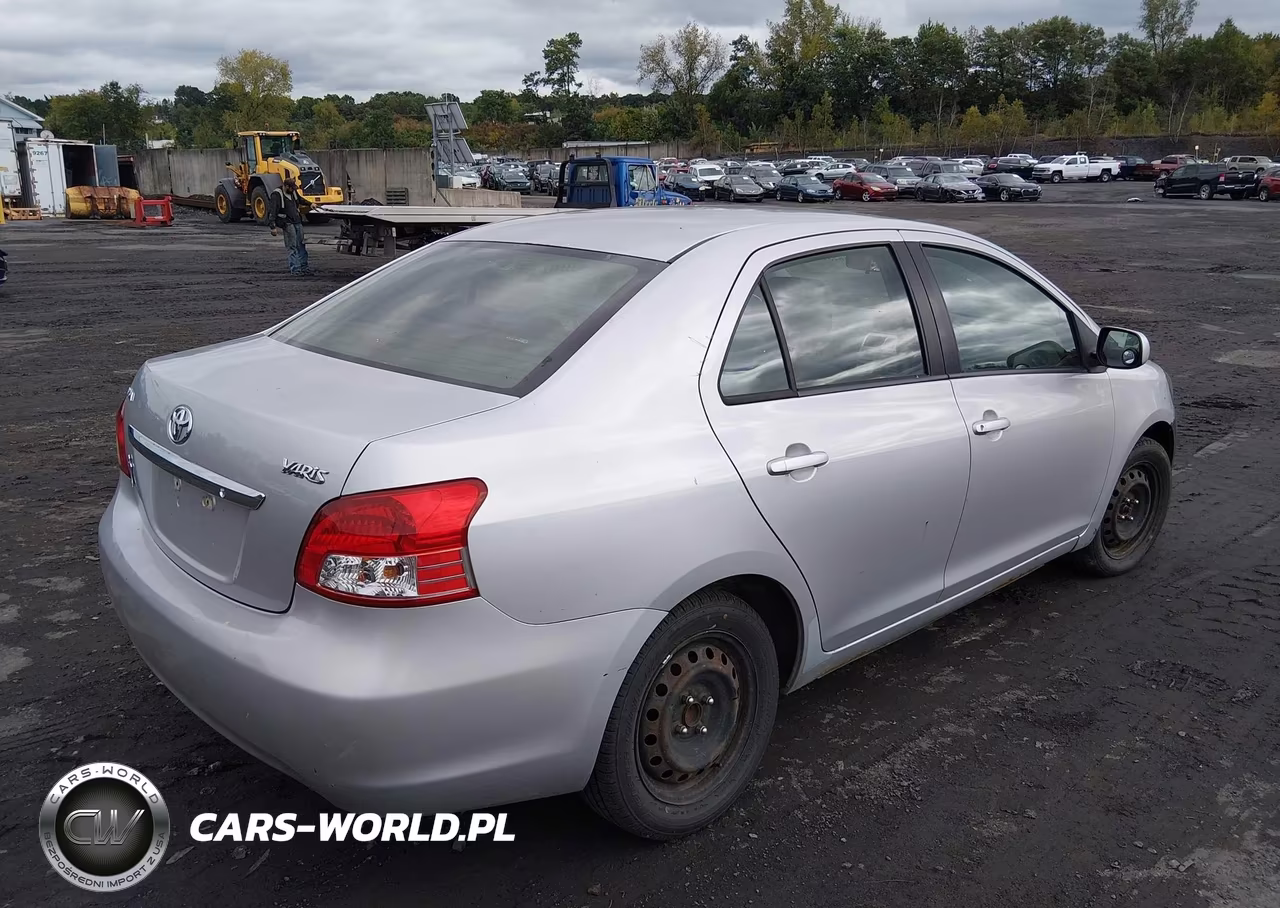 2010 Toyota Yaris VIN:JTDBT4K35A1395741 - 4
