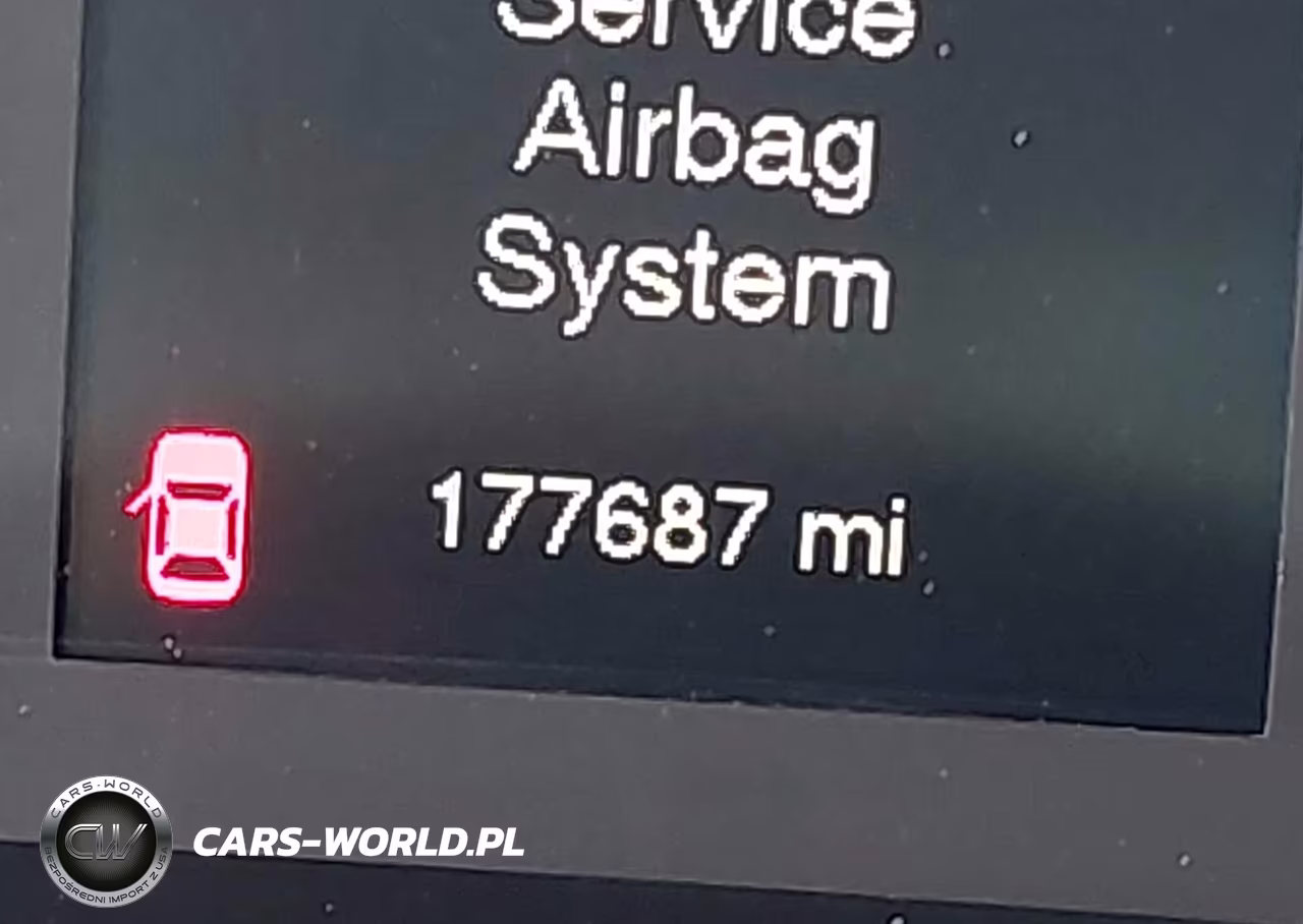 2015 Jeep Cherokee Latitude VIN:1C4PJMCB8FW789813 - 15