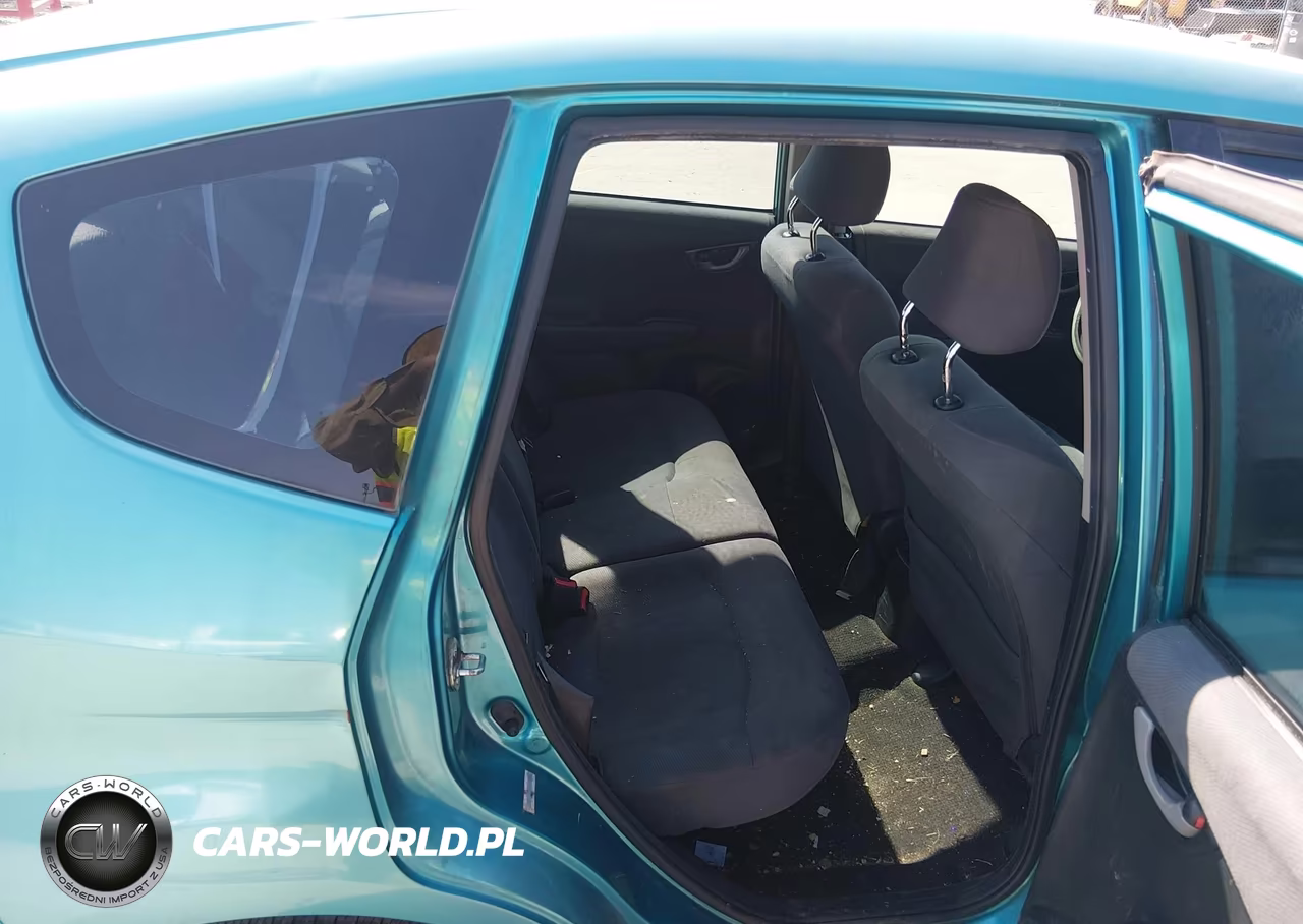 2013 Honda Fit VIN:JHMGE8H3XDC043650 - 8