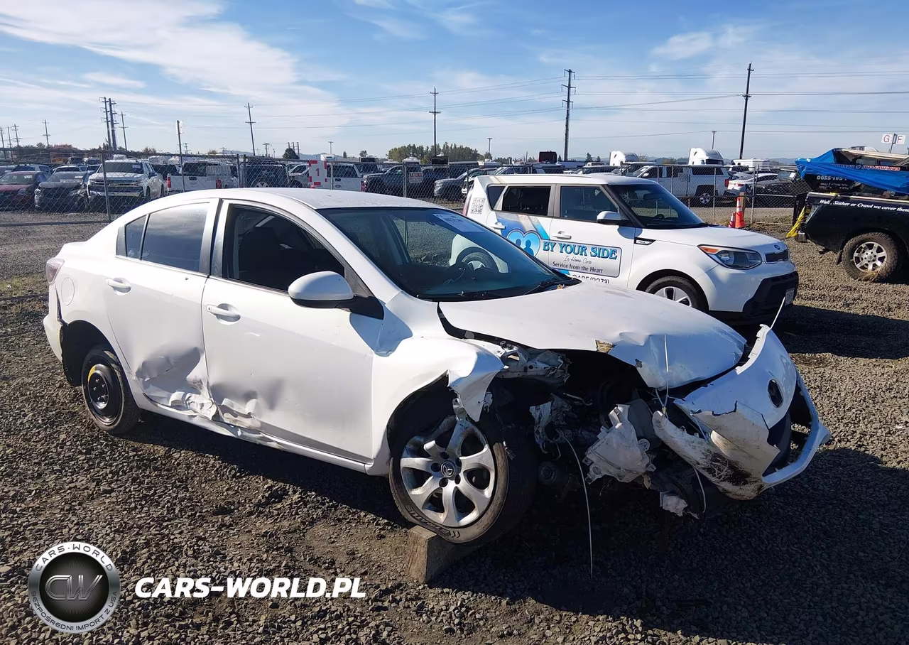 2013 Mazda Mazda3 I Sv – zdjęcie 1 z 17