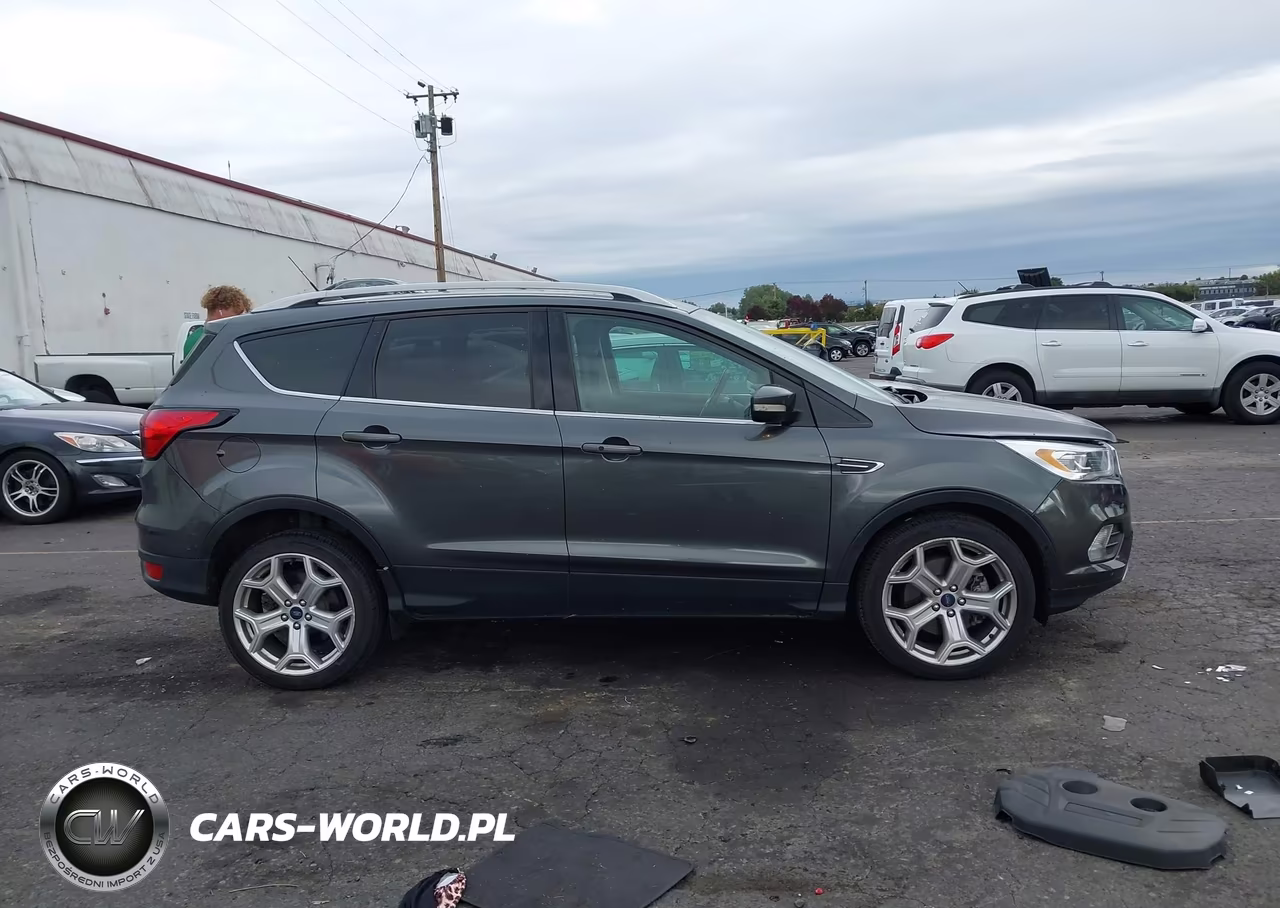 2019 Ford Escape Titanium VIN:1FMCU0J90KUA26863 - 14