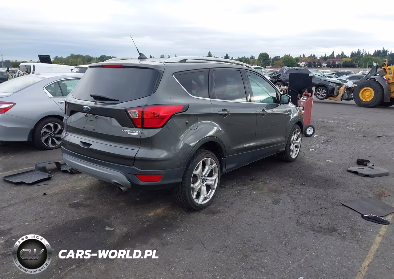 2019 Ford Escape Titanium VIN:1FMCU0J90KUA26863 - 4