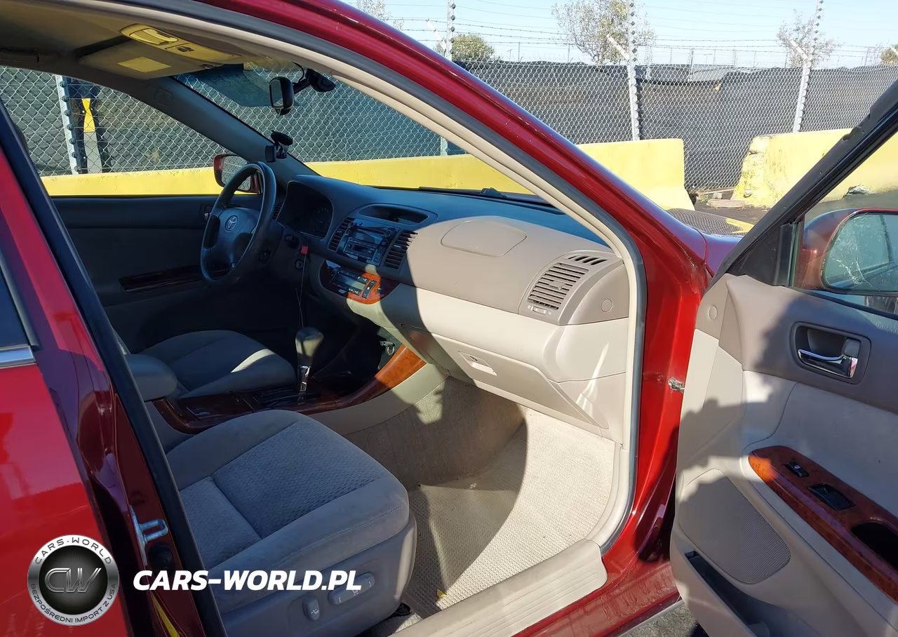 2004 Toyota Camry Xle VIN:4T1BE30K24U265719 - 5