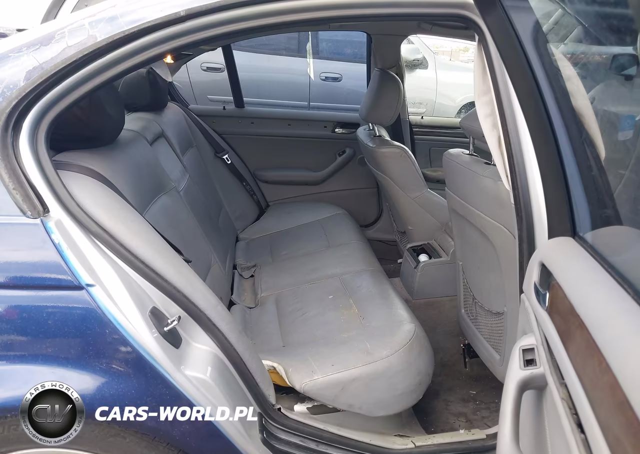 2002 BMW 330Xi VIN:WBAEW53452PG18070 - 8