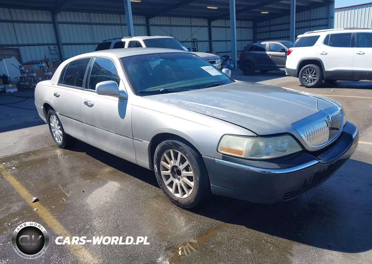 2007 Lincoln Town Car Signature VIN:1LNHM81V97Y613015 - 1