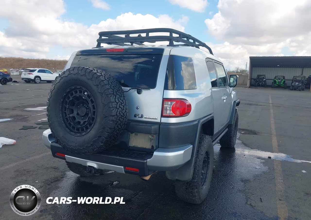 2007 Toyota Fj Cruiser VIN:JTEBU11F370086108 - 4