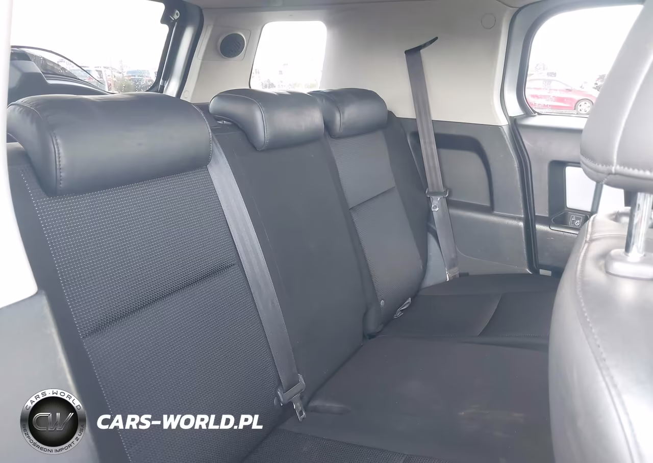 2007 Toyota Fj Cruiser VIN:JTEBU11F370086108 - 8