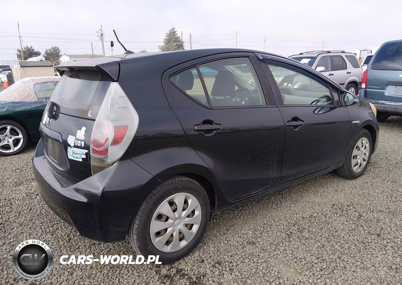 2012 Toyota Prius C Two VIN:JTDKDTB3XC1513664 - 4